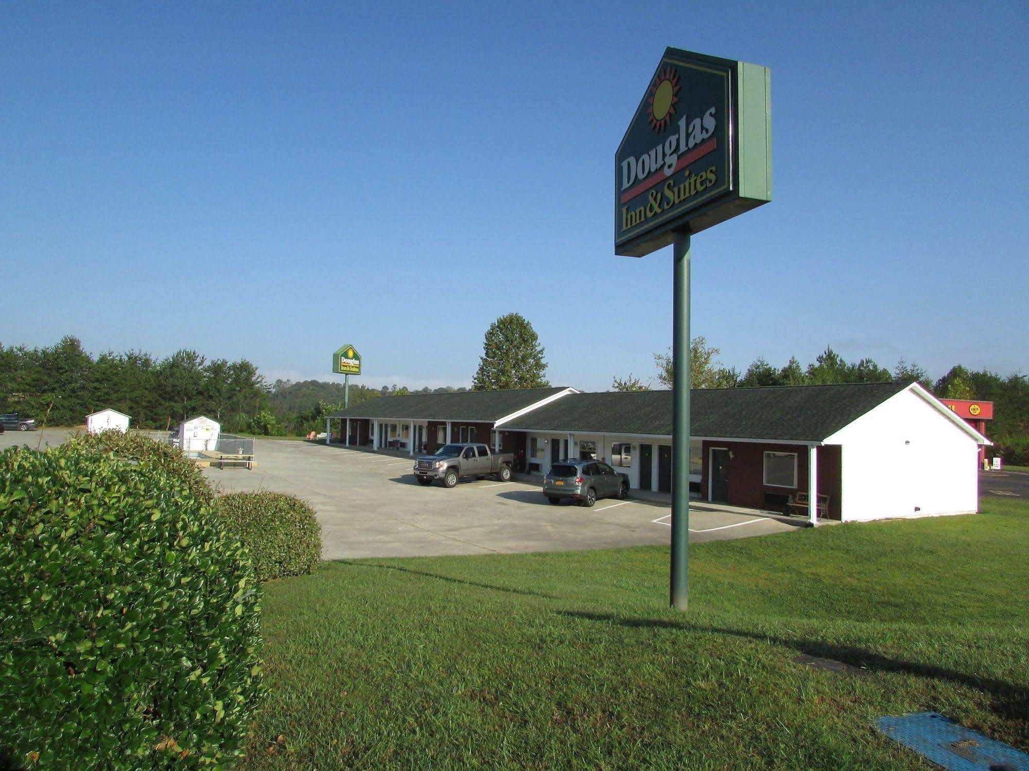 Douglas Inn & Suites, Blue Ridge, Ga ภายนอก รูปภาพ