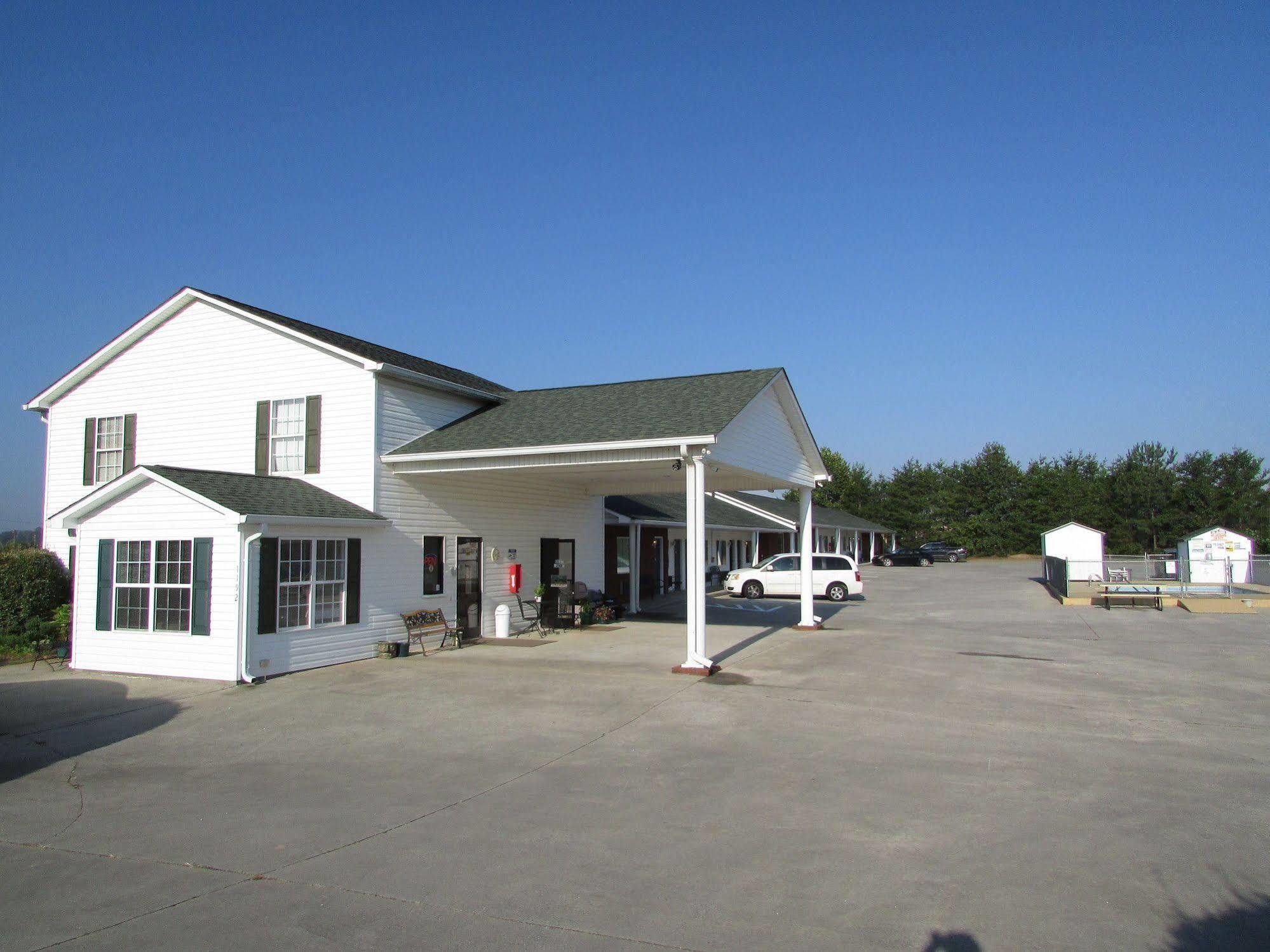 Douglas Inn & Suites, Blue Ridge, Ga ภายนอก รูปภาพ